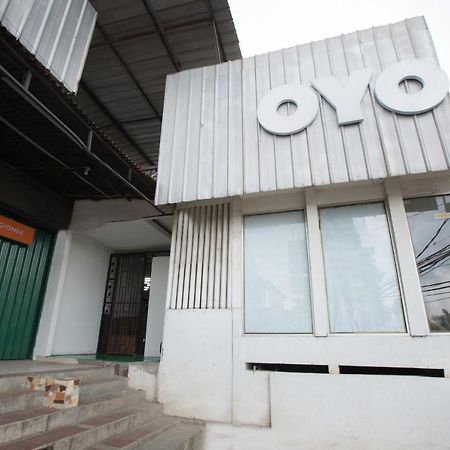 Oyo 298 Gemilang Guesthouse Tangerang Exterior foto