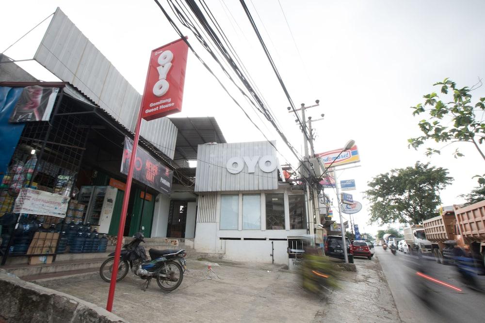 Oyo 298 Gemilang Guesthouse Tangerang Exterior foto